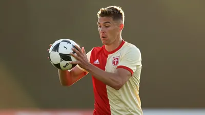 Shelbourne's disciplined defence earned a 0-0 draw at Shamrock Rovers, a result that leaves them fifth in the Premier...